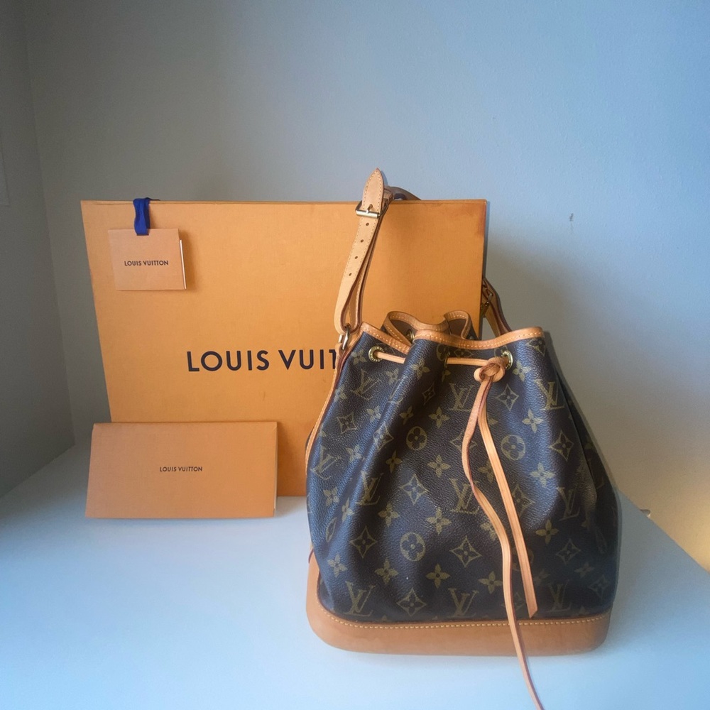 Authentic Louis Vuitton - Petit Noe NM Bucket Bag